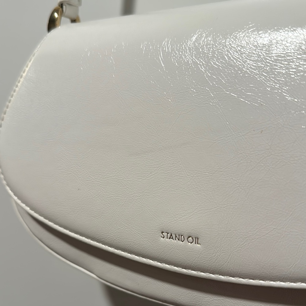 Chic White Shoulder Bag - Picture 3 of 5
